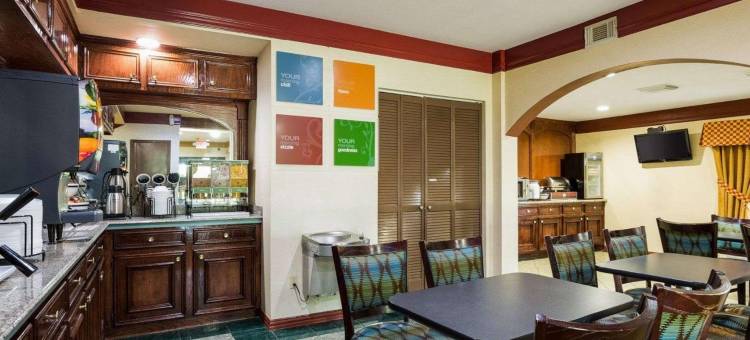 罗森伯格温德姆戴斯酒店(Days Inn by Wyndham Rosenberg)图片