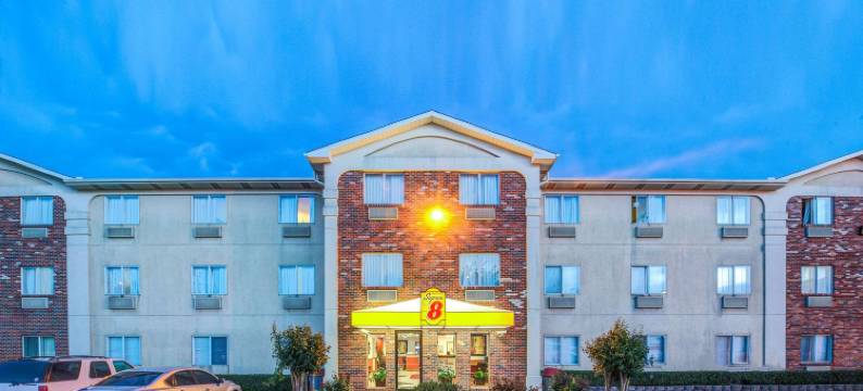 麦金尼-普莱诺区温德姆速8酒店(Super 8 by Wyndham McKinney/Plano Area)图片