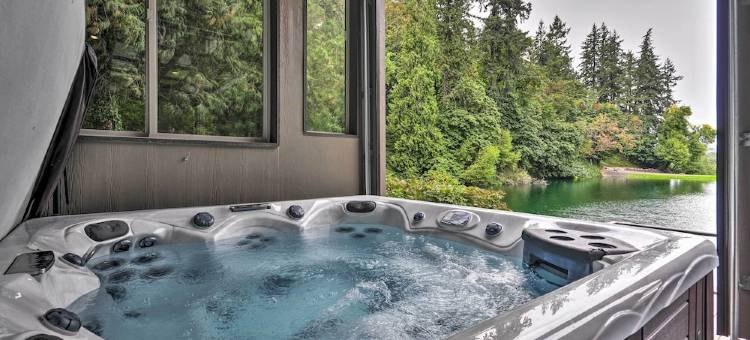 Luxurious Waterfront Retreat w/ Private Pond!图片