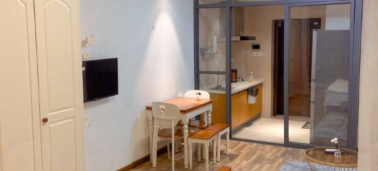 房东小郑公寓(高架桥景观路分店)图片