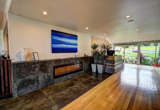 Diamond Island Resort, Restaurant & Bar and Penguin Show Hotel Overview