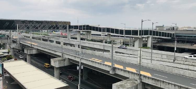 位于马尼拉机场T3航站楼对面的棕榈树别墅(One Palm Tree Villas Across MNL Airport T3)图片