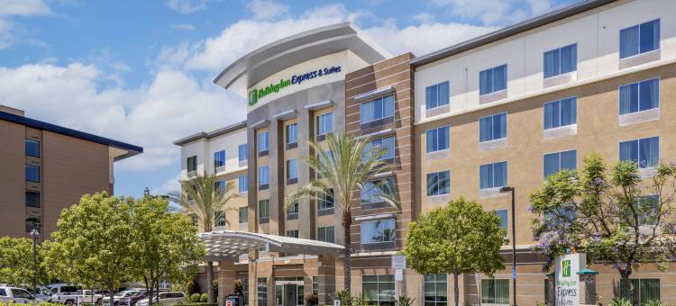 阿纳海姆度假区智选假日套房酒店(Holiday Inn Express & Suites ANAHEIM RESORT AREA by IHG)图片
