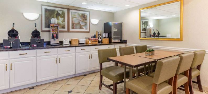 芝加哥格尼拉昆塔温德姆套房酒店(La Quinta Inn & Suites by Wyndham Chicago Gurnee)图片