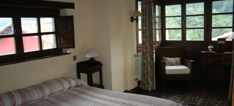 布伊达乡村旅馆(Casas Rurales Valle de Bueida, Jacuzzi Solo en las Casas El El Palacio y Viscárcel)图片