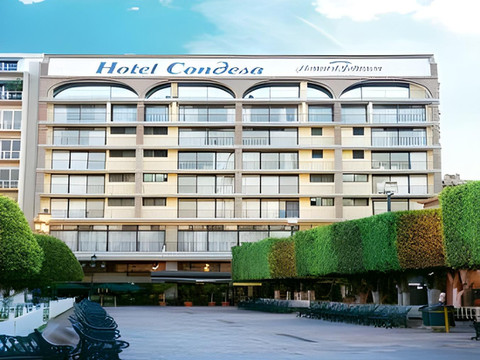 莱昂广场华美达酒店