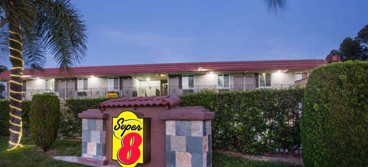 雷德兰兹-圣贝纳迪诺速8酒店(Super 8 by Wyndham Redlands/San Bernardino)图片