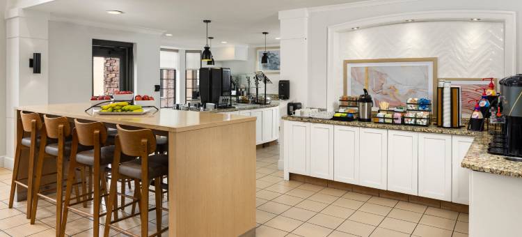 Staybridge Suites MPLS的枫树格罗夫/植树节湖 by IHG(Staybridge Suites Mpls-Maple Grove/Arbor Lakes)图片