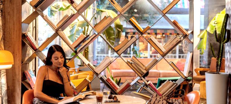 马克斯·布朗在雅典市中心(Max Brown Downtown Athens)图片