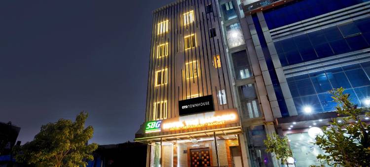 Fabhotel Prime Emporio 别墅 By Sbg(Townhouse Status by Sbg Near Anand Vihar Vaishali Metro Station)图片