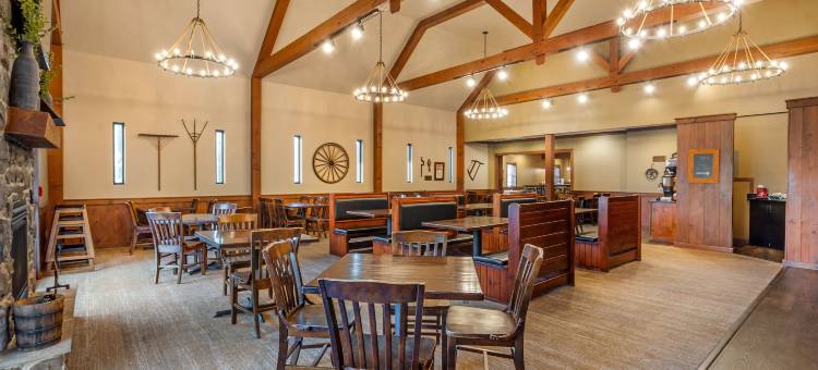 因特考斯贝斯特韦斯特优质套房酒店(Best Western Plus Intercourse Village Inn  Suites)图片