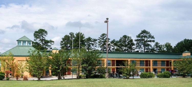 路易斯维尔品质酒店(Quality Inn Louisville MS)图片