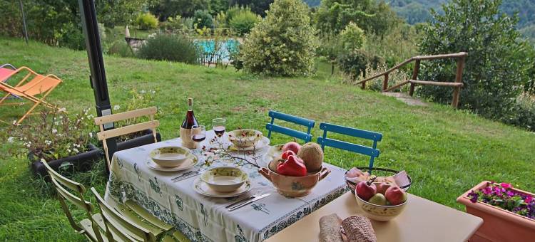 阿佩基奥的带泳池和露台的度假屋(Holiday Home in Apecchio with Pool & Terrace)图片