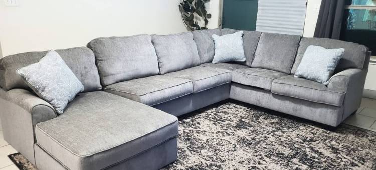 Spacious Living Area and Comfy Space - Inviting Retreat图片