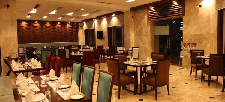 尼拉娜希拉度假大酒店(The Lal Vilas Hotel & Resort)图片