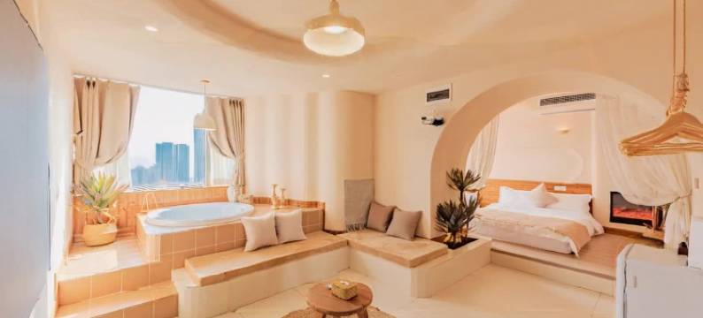 麓屿·主题套房民宿(解放碑洪崖洞店)图片