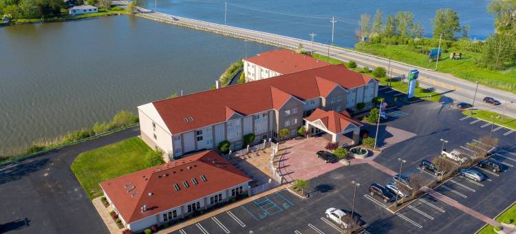 智选假日套房酒店港口克林顿卡托巴岛(Holiday Inn Express & Suites Port Clinton-Catawba Island)图片