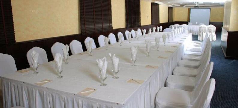 阿尔布斯坦酒店(Al Bustan Hotel)图片