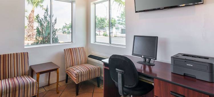 埃尔帕索机场布利斯堡6号汽车旅馆(Motel 6 El Paso, TX - Airport - Fort Bliss)图片
