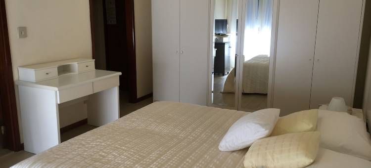 狄恩纳斯高尔夫酒店(Hotel Deanna Golf)图片