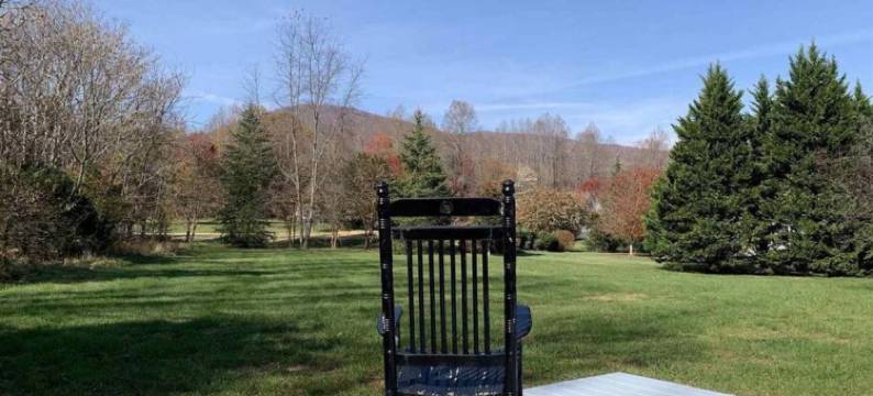 斯托尼克里克温特格林小屋带电动车充电器(Stoney Creek Cottage Wintergreen w EV Charger)图片