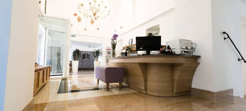 可罗讷酒店(Hotel Corona)图片