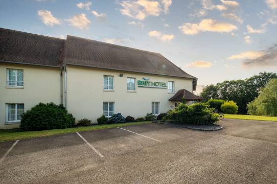布朗切旅游舒适布里特酒店(Brit Hôtel Confort - la Tour Blanche)