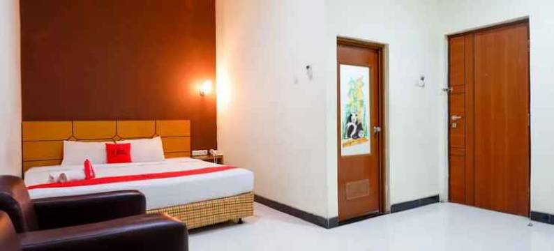 红多兹酒店-近哈比比艾农纪念碑(RedDoorz Near Monumen Habibi Ainun)图片