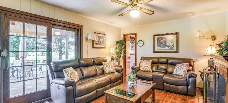 Russell Springs度假胜地，距离坎伯兰湖10英里！(Russell Springs Getaway, 10 Mi to Lake Cumberland!)图片