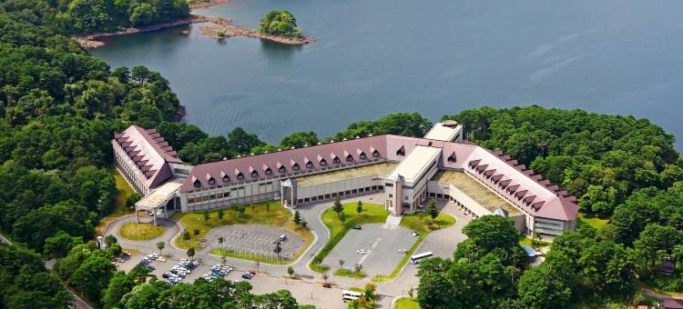 猫魔离宫里磐梯湖畔度假村(Urabandai Lakeresort Nekomarikyu)图片