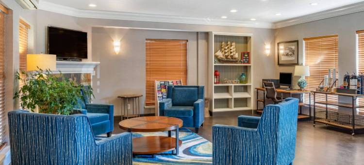 伊丽莎白海滨套房酒店-阿桑德连锁酒店(Elizabeth Oceanfront Suites, Ascend Hotel Collection)图片