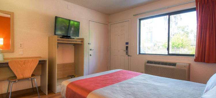 圣易西铎 - 圣迭戈边境6号汽车旅馆(Motel 6 San Ysidro, CA  San Diego Border)图片