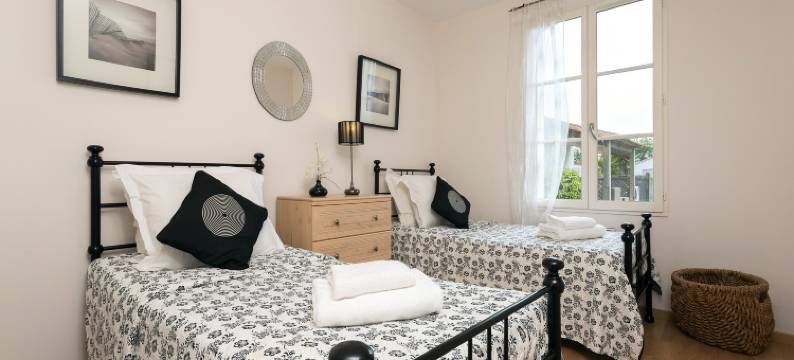 Spacious villa with private swimming pool图片