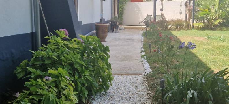 Apartment with swimming pool, wifi图片