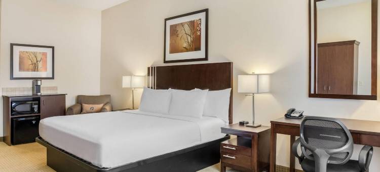 拉克拉比什华美达酒店(Ramada by Wyndham Lac la Biche)图片