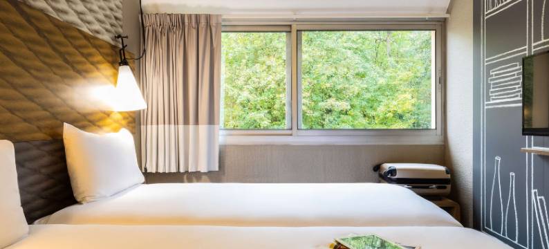 宜必思茹伊昂若萨韦利济酒店(Ibis Jouy-en-Josas Vélizy)图片