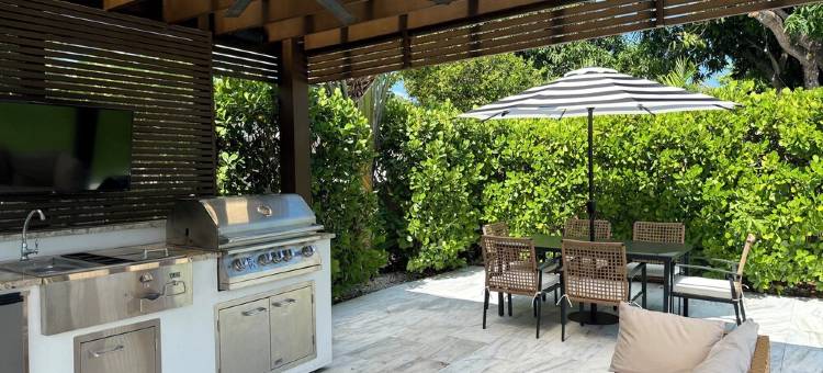 布里克尔热水浴缸和烧烤设施度假屋，免费停车(Hot Tub BBQ Near Brickell W/ Free Parking)图片