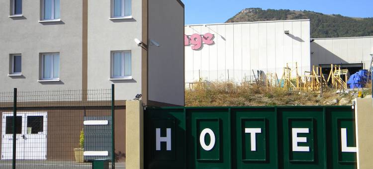 Cit'Hotel餐厅保龄球米洛(Cit'Hotel Restaurant du Bowling de Millau)图片