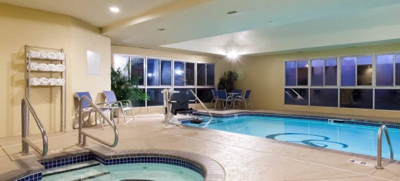 舒适套房酒店-中心/44号州际公路(Comfort Suites Central-I-44)图片