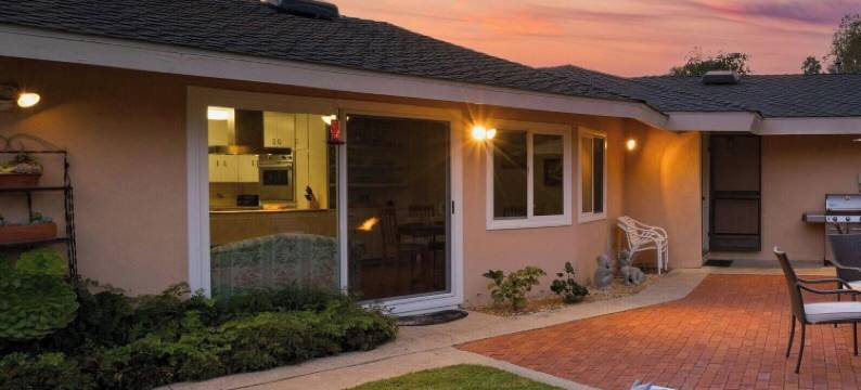 Avantstay 东谷庄园，距海滩几分钟(East Valley Manor by Avantstay Minutes to the Beach)图片