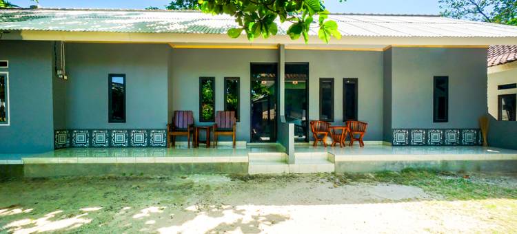 红多兹酒店Pondok Diana-Ujung Genteng海滩4(RedDoorz @ Pondok Diana Pantai Ujung Genteng 4)图片