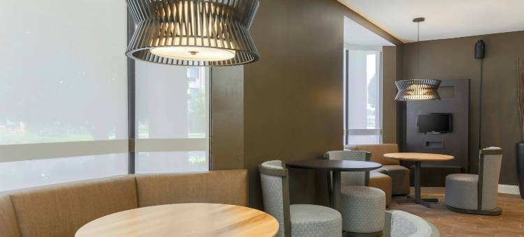 门罗机场万豪万怡酒店(Courtyard by Marriott Monroe Airport)图片