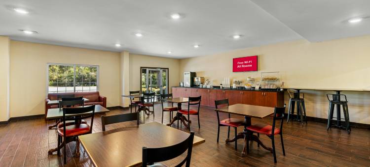 奥尔巴尼红顶套房酒店(Red Roof Inn & Suites Albany, GA)图片