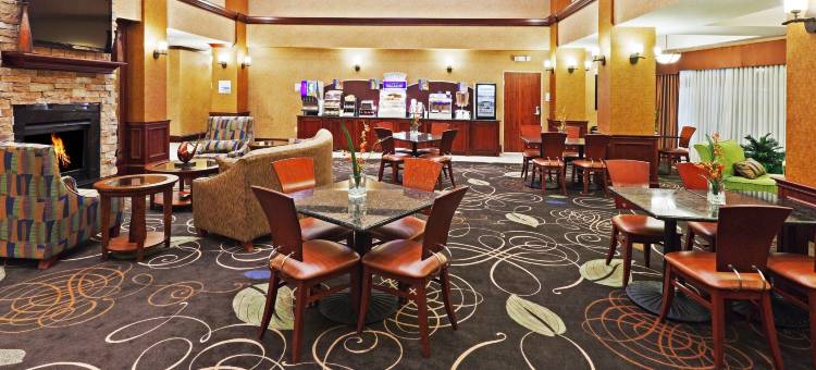 智选假日套房酒店波托(Holiday Inn Express & Suites Poteau)图片