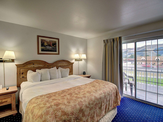 洛洛温德姆戴斯套房酒店