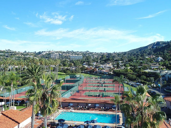 拉霍亚海滩网球俱乐部酒店