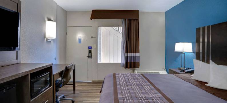 北卡罗莱纳伯灵顿 6 号汽车旅馆(Motel 6 Burlington, NC)图片