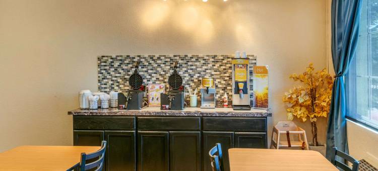 罗林斯I-80品质酒店(Quality Inn Rawlins I-80)图片