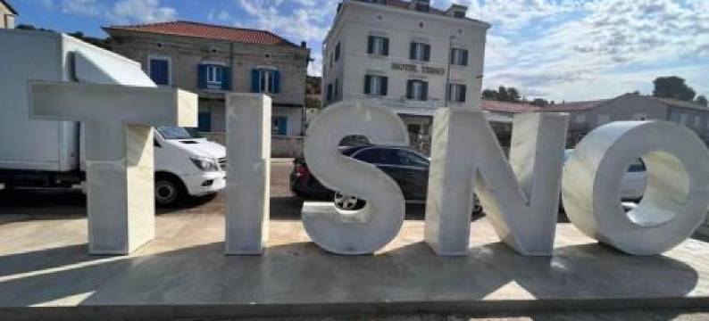 House " Bond "图片