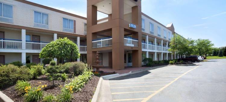 罗姆鲁斯底特律大都会机场豪生酒店(Howard Johnson by Wyndham Romulus Detroit Metro Airport)图片